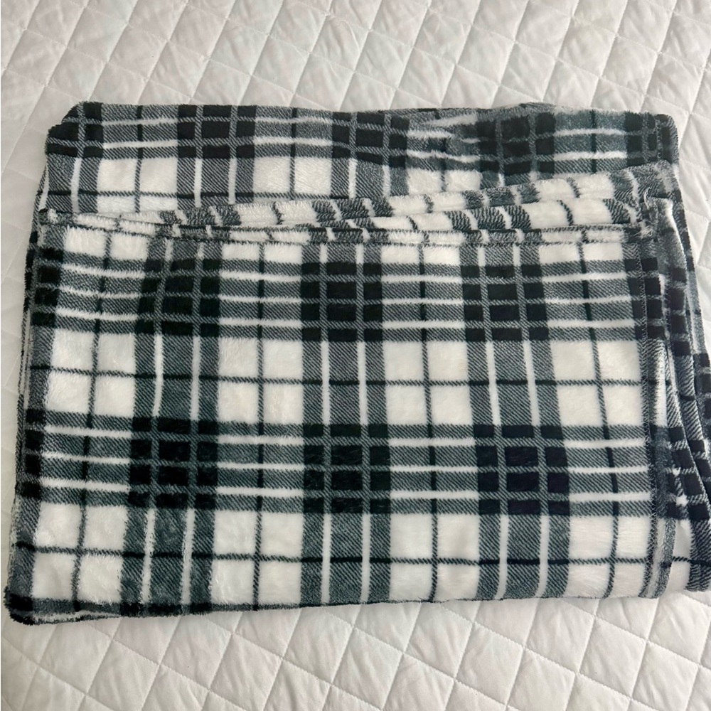 Kirklands plush throw blanket